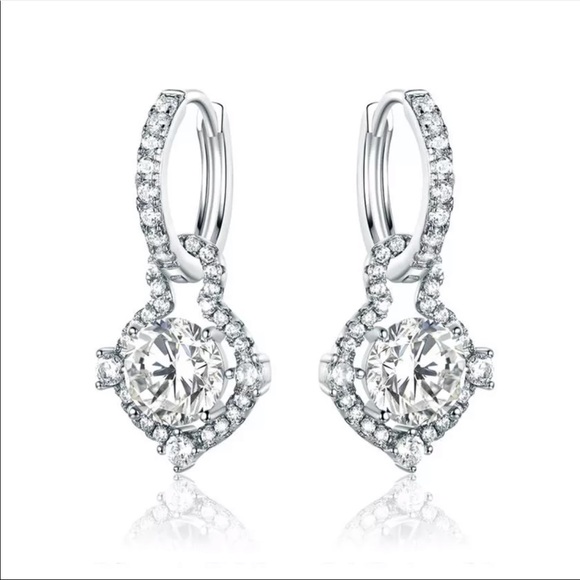 *NEW*Luxury Silver Diamond stud Earrings - Picture 3 of 4